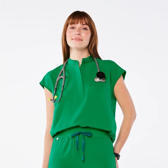 Limited edition FIGS Rafaela Evergreen top size XXS. Brand new, with tags - Picture 1 of 3